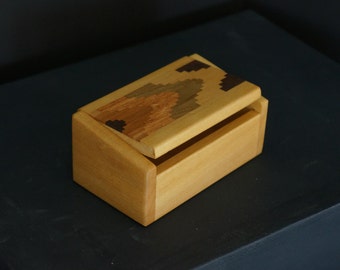 Linden box with patterned inlay or spalted inlay