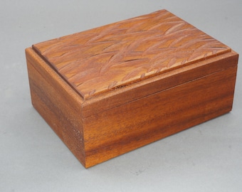 Textured mahogany box with lift off lid and hidden spline joints