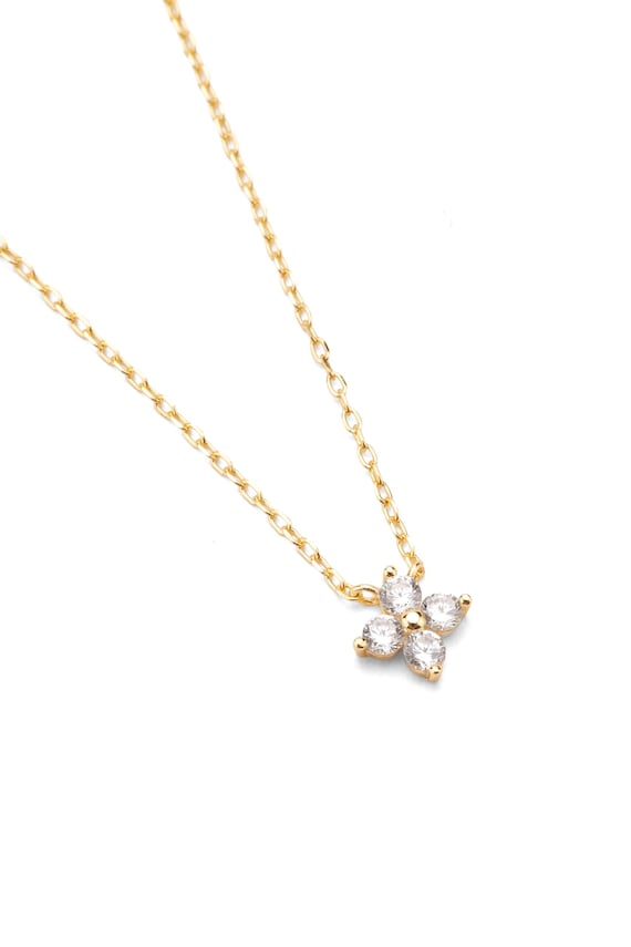 14k Solid Gold Diamond Flower Pendant: Nature-Inspired Charm