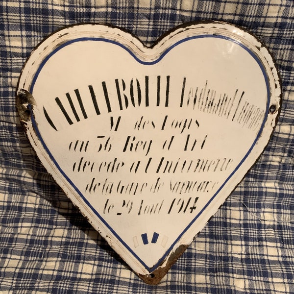 RARE Antique French White Heart Shaped Enamel Memorial Plaque for a WW1 Soldat (Soldier); Black Text & French Flags, Dated August 29, 1914