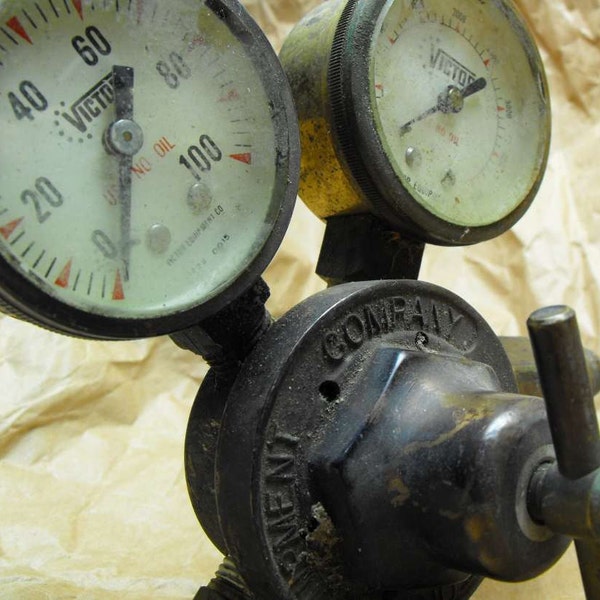 BRASS REGULATOR Vintage Victor double pressure gauge defunct oil dial mad scientist salvaged junk altered art industrial contraption