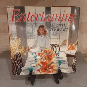Entertaining by Martha Stewart Illustrated Hardcover Book Vintage 1982 Reference