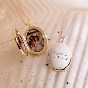Personalized Gold Oval Photo Locket, Custom Engraved Memorial Jewelry, Meaningful Anniversary Gift for Her, Gifts for Mom