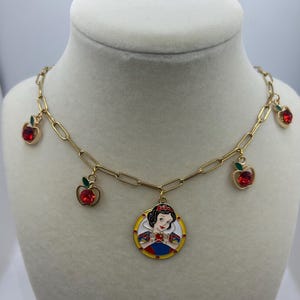 Snow White Necklace
