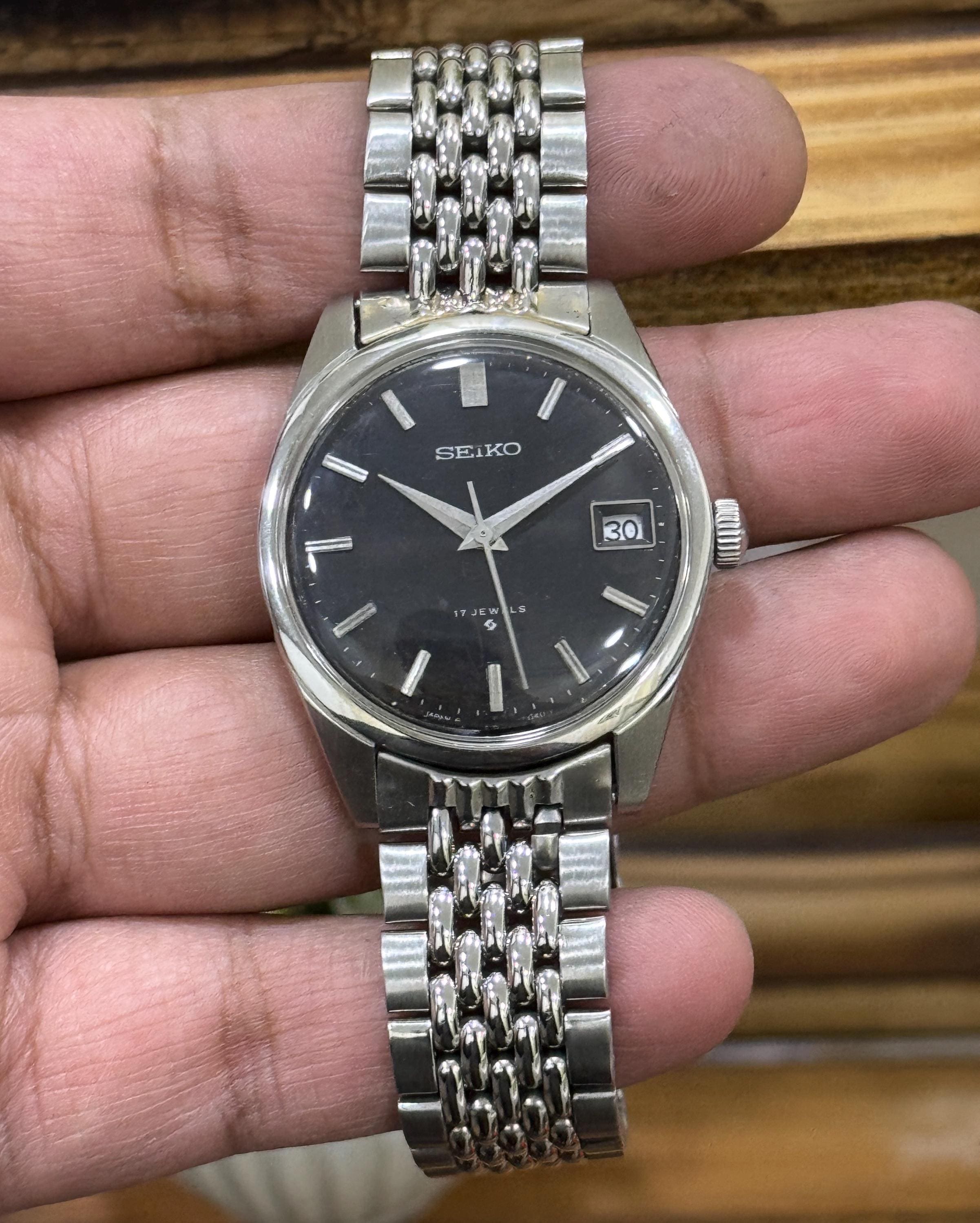 Vintage Seiko 5 Hand-wind (manual) Black Dial Wrist Watch for Mens