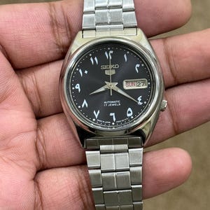 Montre-bracelet Seiko 5 automatique à cadran noir sunburst pour homme, Japon
