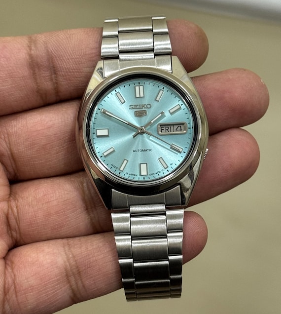 90s Vintage seiko 腕時計 タンク アイスブルー文字盤 Vintage Seiko Automatic Ice Blue Sunburst Dial Cal.7009 Men's