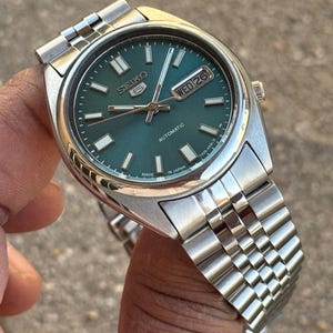 Klasyczny męski zegarek Seiko Automatic z turkusowo-zieloną tarczą Sunburst, kaliber 7009, Japonia
