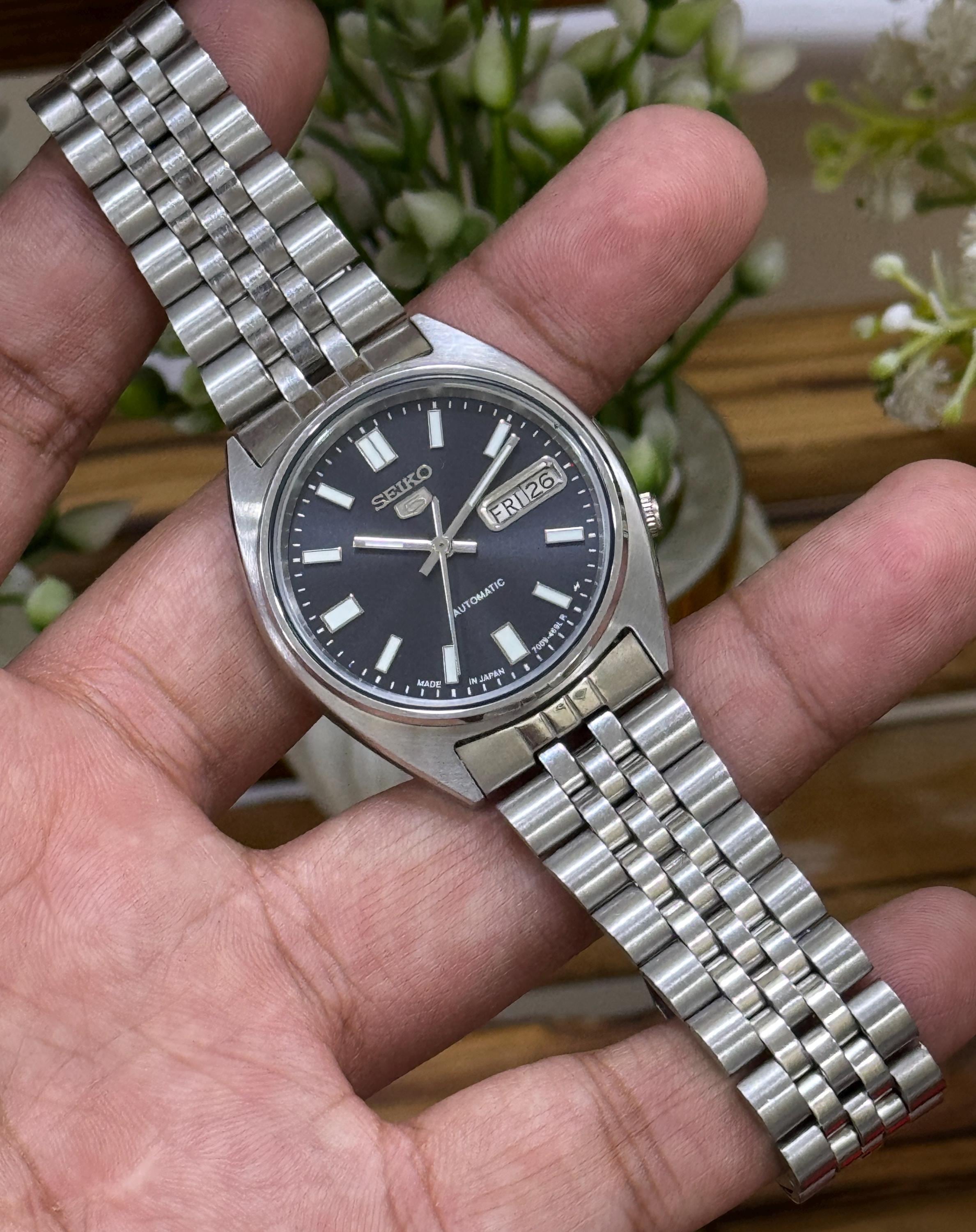 Vintage Seiko 5 Automatic Black Checkered Dial Cal.7009 Men's