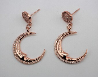 Orecchini a mezzaluna in oro rosa: pendenti celestiali in zirconia cubica