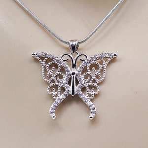 Monarchfalter-Halskette: 18K Weißgold gefüllt, Cubic Zirkonia