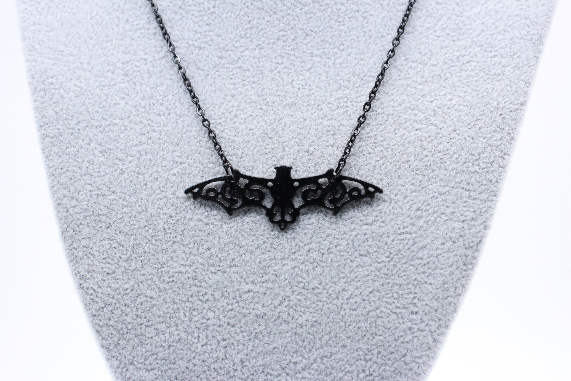 Collana gotica nera con 3 croci halloween