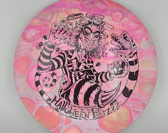 Driver de rango medio de Disc Golf, 179 g, teñido a medida, ESP Glow Buzzz, "Enclavado en el inframundo".