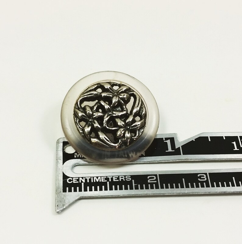 20.5mm 1316 Ornate Pewter Look Shank Back Metal Flower Filigree Button inset in Clear Resin