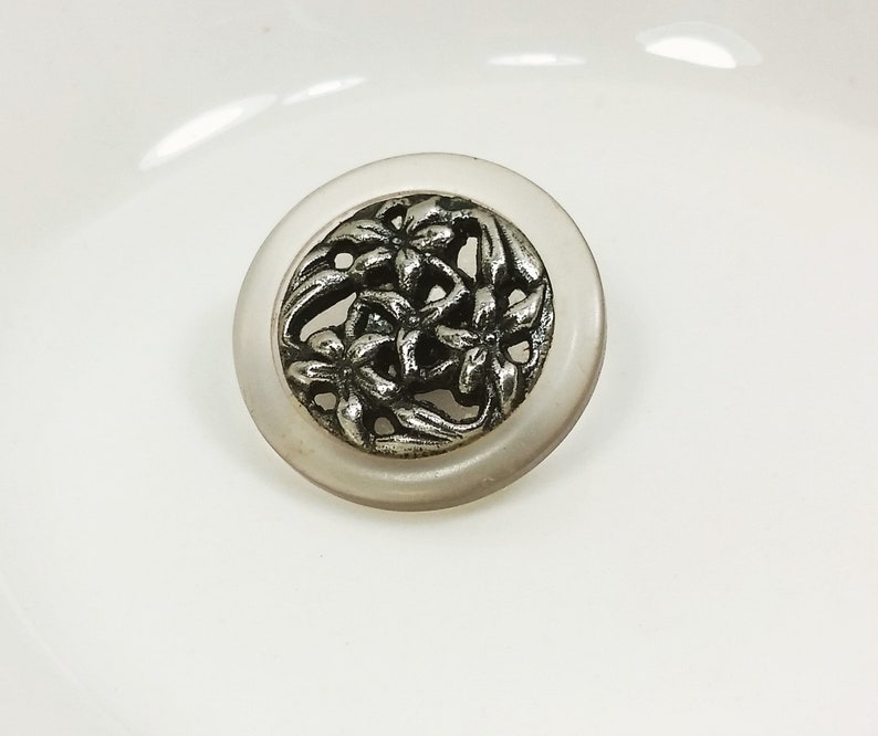 20.5mm 1316 Ornate Pewter Look Shank Back Metal Flower Filigree Button inset in Clear Resin