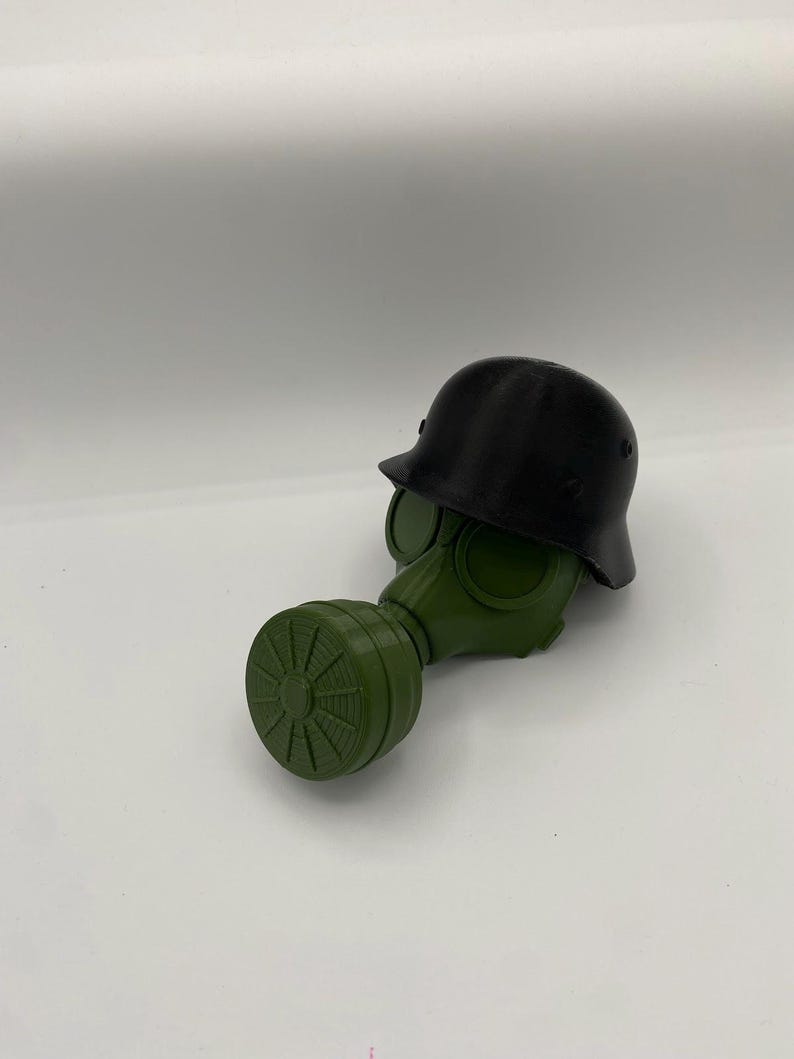 Helmet with gas mask (single air filter) trailer hitch cover 50mm | 2 inch receiver plug | accessories | 3d printed petg