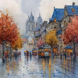 Puede incluir: Pintura a la acuarela de una escena de la calle de una ciudad europea en un día lluvioso. La calle está bordeada de edificios, árboles con hojas rojas y amarillas y un tranvía. La gente con paraguas camina por la calle adoquinada mojada.