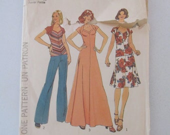 Simplicity - CUT - sewing pattern - 7267 - Jnr Petite - Size 9jp - Dress - skirt - please read description - 1975