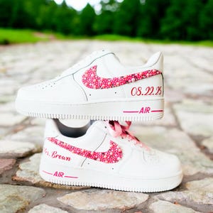 Zapatos de novia personalizados de la Fuerza Aérea, regalos de boda personalizados con diamantes de imitación y perlas blancas, zapatillas con brillo, regalo para mujeres, zapatos pintados a mano