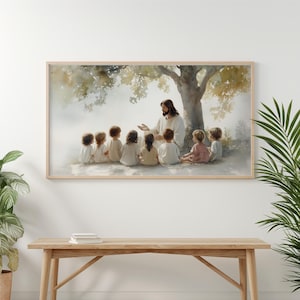 Pu&ograve; includere: Un dipinto ad acquerello di Ges&ugrave; che insegna a un gruppo di bambini sotto un albero. I bambini sono seduti in cerchio intorno a Ges&ugrave;, ascoltando attentamente. Il dipinto &egrave; realizzato in colori tenui e delicati e ha un'atmosfera pacifica e serena.