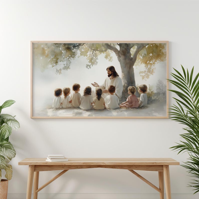 Pu&ograve; includere: Un dipinto ad acquerello di Ges&ugrave; che insegna a un gruppo di bambini sotto un albero. I bambini sono seduti in cerchio intorno a Ges&ugrave;, ascoltando attentamente. Il dipinto &egrave; realizzato in colori tenui e delicati e ha un'atmosfera pacifica e serena.