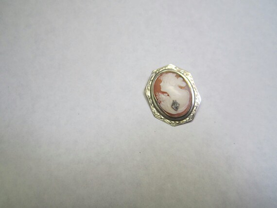 Vintage 10k White Gold Cameo brooch with Delicate… - image 3