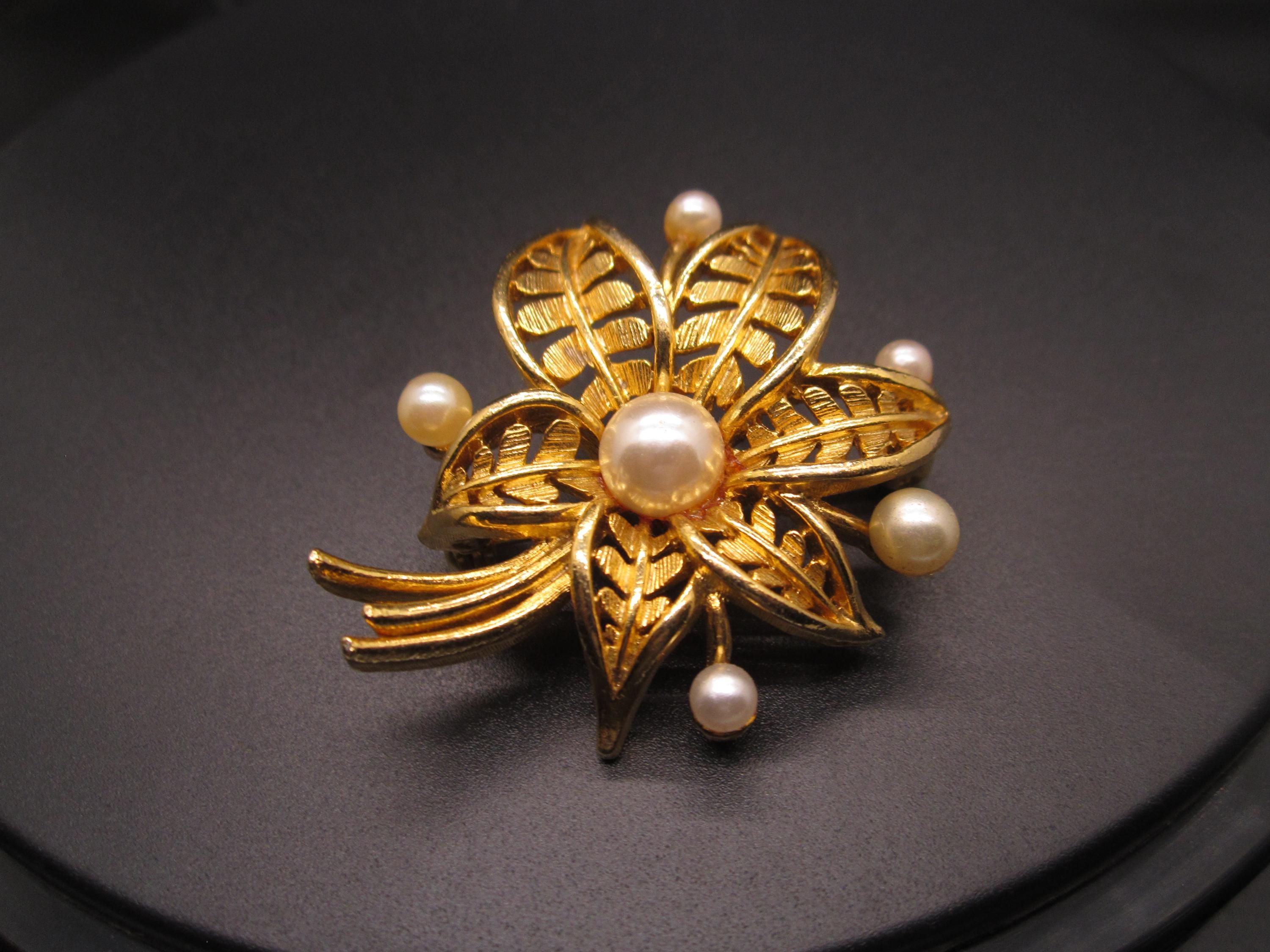 Broche Vintage Lisner - Fleur En Métal Doré Texture Avec Perles En Verre