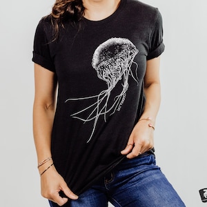 JELLYFISH Unisex T Shirt mens women's zen threads ocean sea life graphic tee eco friendly beach wear squid octopus biology aquarium gift Black Heather