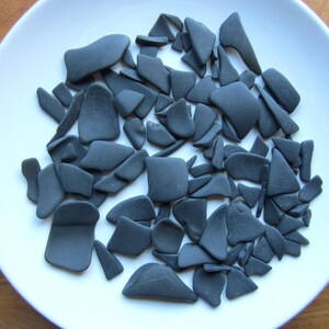 Strandglas, getrommeltes Glas - Dunkelgrün - 103 Stück - Über 150g.