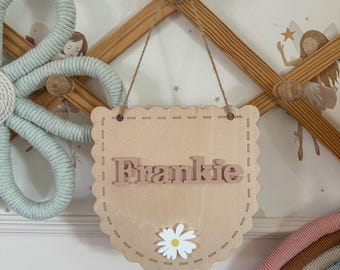 Wimpelkette personalisiert: Wimpelkette aus Holz, Kinderzimmerdeko zum Aufhängen