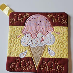 Eiswaffel-Topflappen – Selbstgemacht – Maschinenbestickt – Gesteppt – Appliziert