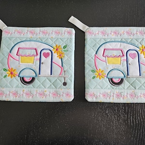 Trailer with Flowers Pot Holders - Appliqued & Machine Embroidered