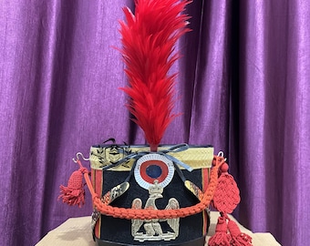 Napoleontische leren Shako-helm: Franse militaire cosplay met rode pluim