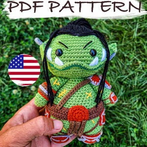 Patrón de orco a crochet: Tutorial en PDF para muñeca amigurumi de fantasía. Regalo geek para jugador.