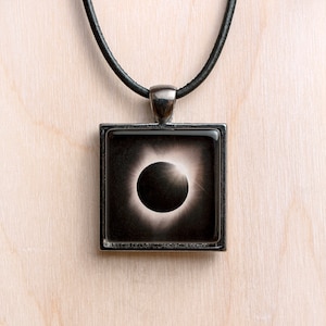 Total Solar Eclipse Necklace/Eclipse Photo Jewelry/Eclipse Pendant/Astronomy Necklace/Eclipse Charm/2024 Eclipse Gift/2017 Eclipse Jewelry