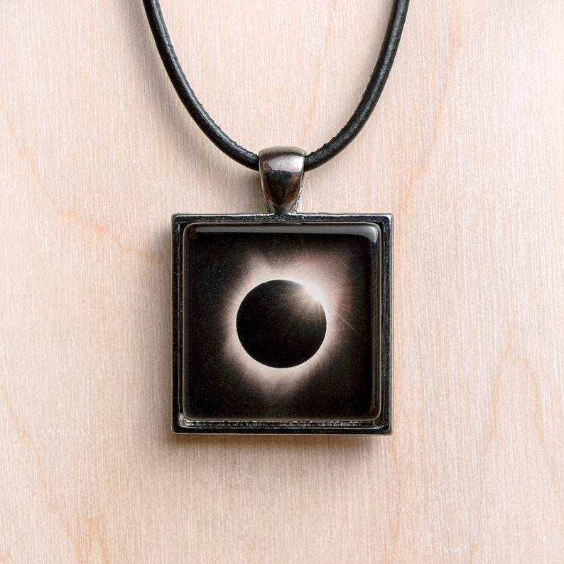 Total Solar Eclipse Necklace/Eclipse Photo Jewelry/Eclipse Pendant/Astronomy Necklace/Eclipse Charm/2024 Eclipse Gift/2017 Eclipse Jewelry image 1