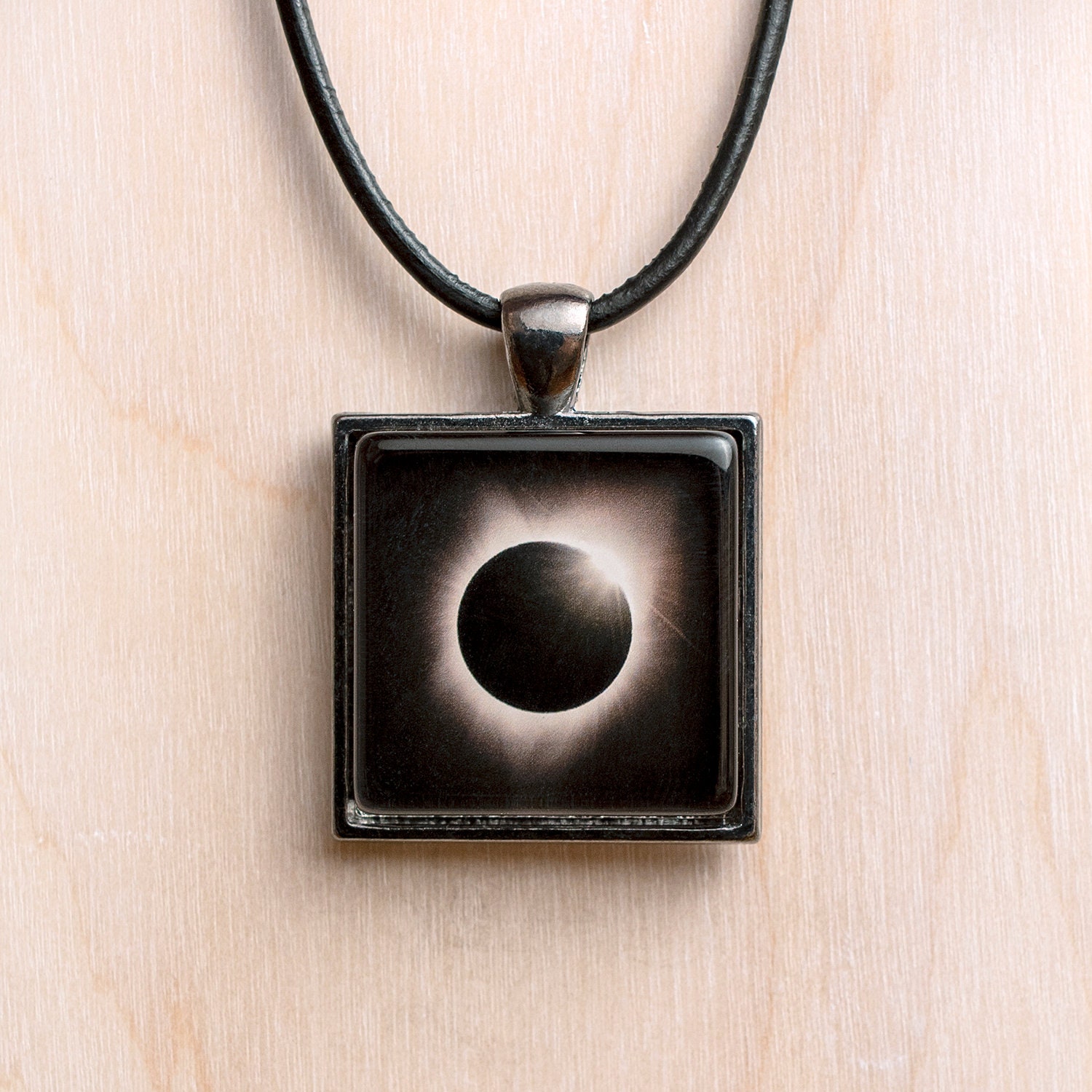 Total Solar Eclipse Necklace/Eclipse Photo Jewelry/Eclipse Pendant/Astronomy Necklace/Eclipse Charm/2024 Eclipse Gift/2017 Eclipse Jewelry
