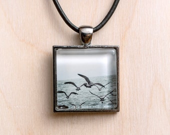 Seagull Jewelry/Ocean Bird Pendant/Sea Gull Necklace/Beach Bird Jewelry/Flying Bird Photo Pendant/Sea Bird Charm/Summer Seaside/Gray Pacific