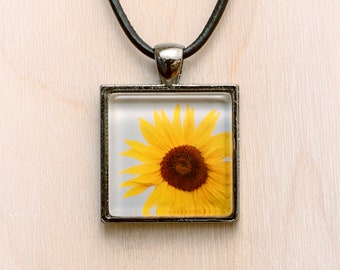 Giant Sunflower Necklace/Sun Flower Pendant/Yellow Flower Jewelry/Glass Tile Photo Pendant/Sunflower Photo Jewelry/Summer Flower Necklace