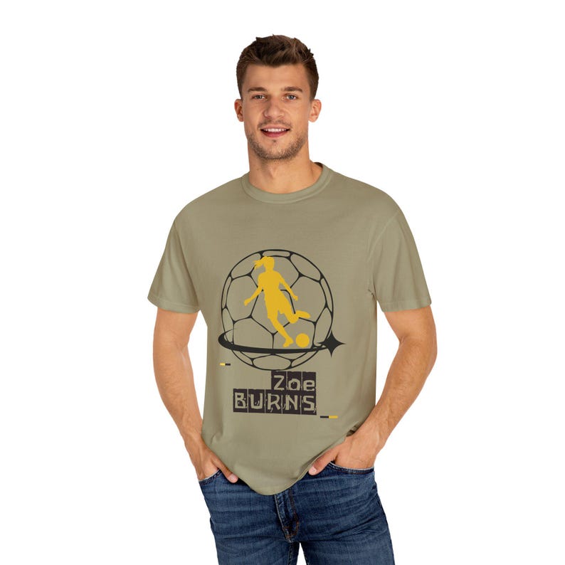 Zoe Burns Utah Royals FC Women's Soccer Unisex Garment-Dyed T-shirt bild 6