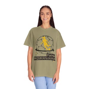 Paige Monaghan Utah Royals FC Maglietta unisex da calcio femminile tinta in capo immagine 6