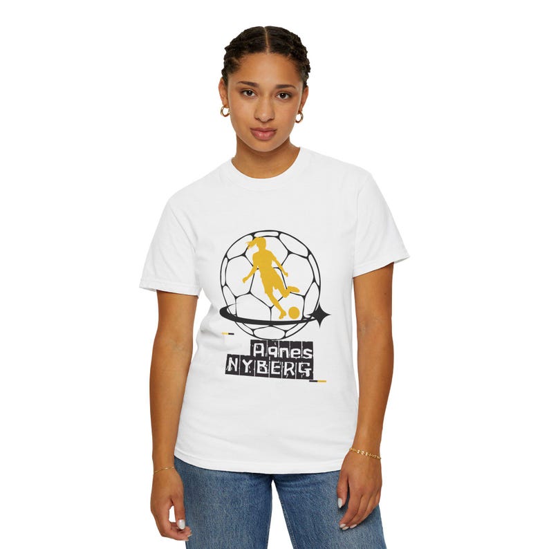 Agnes Nyberg Utah Royals FC Women's Soccer Unisex Garment-Dyed T-shirt image 1