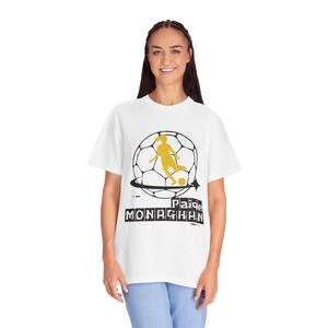Paige Monaghan Utah Royals FC Maglietta unisex da calcio femminile tinta in capo immagine 1