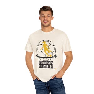 ローレン・フリン ユタ・ロイヤルズ FC レディース サッカー ユニセックス ガーメントダイ Tシャツ 画像 5