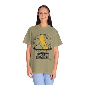 ローレン・フリン ユタ・ロイヤルズ FC レディース サッカー ユニセックス ガーメントダイ Tシャツ 画像 6