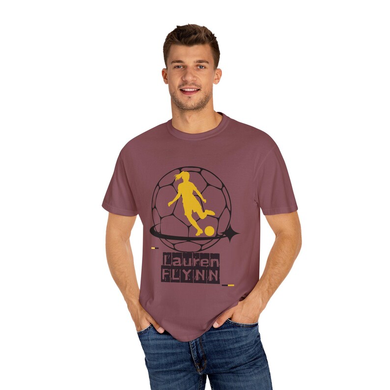 ローレン・フリン ユタ・ロイヤルズ FC レディース サッカー ユニセックス ガーメントダイ Tシャツ 画像 4