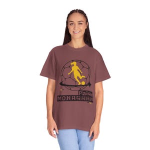 Paige Monaghan Utah Royals FC Maglietta unisex da calcio femminile tinta in capo immagine 4