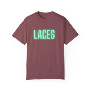 Kayla McBride Laces Frauen Professional Basketball 3x3 Unisex T-Shirt Bild 5