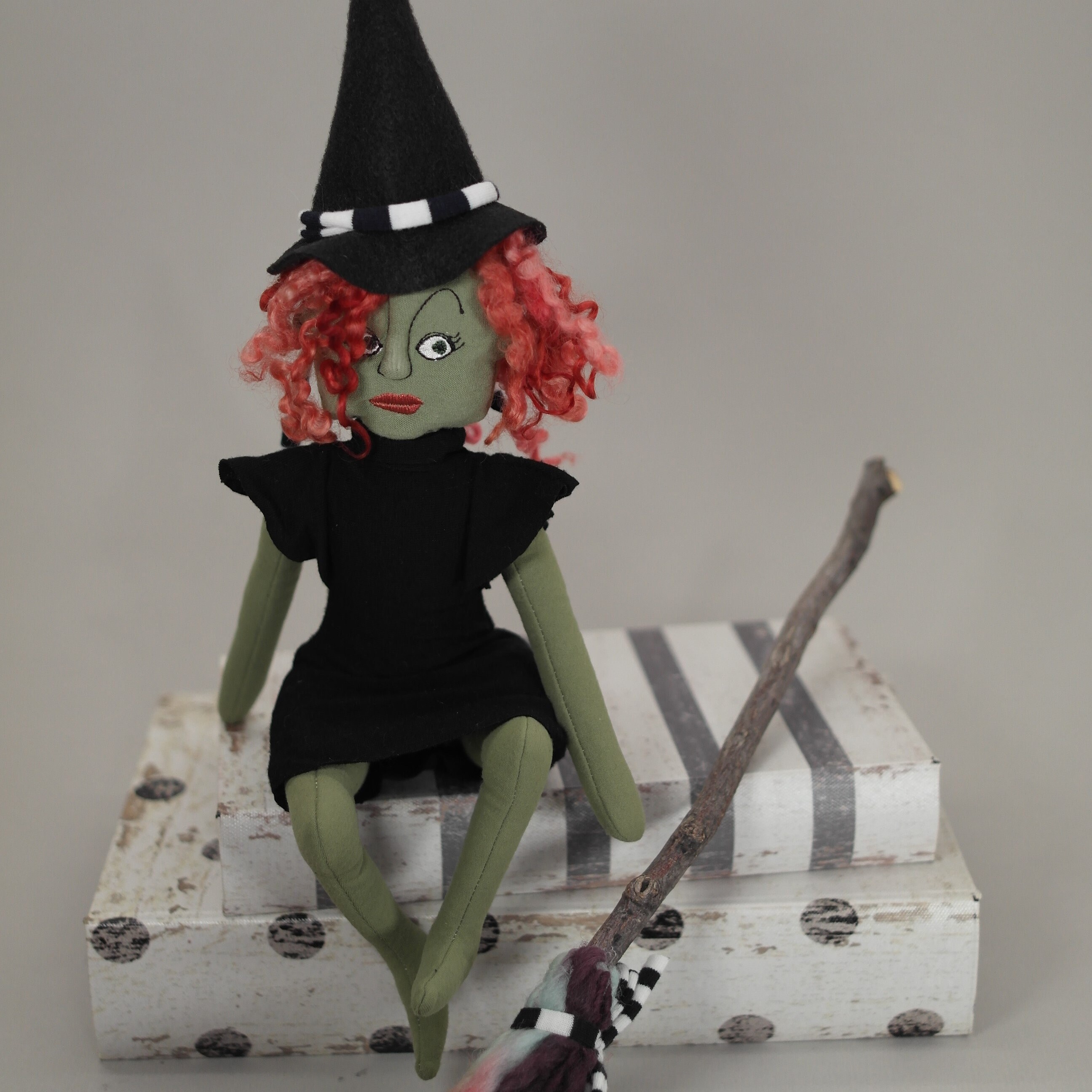 ITH Kitchen Witch Embroidery Machine in the Hoop Designs for Halloween ...