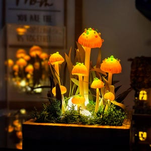 Verzauberte leuchtende Pilz-Terrarienlampe - Handgefertigtes Nachtlicht aus Harz für Pilze mit LED, Feengartendekor, rustikaler Pflanzgefäß aus Holz